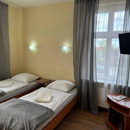 Motel Dom Turysty à Kostrzyn nad Odra Extérieur photo