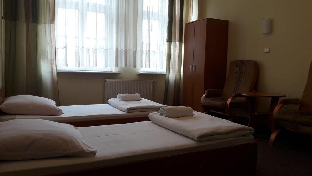 Motel Dom Turysty à Kostrzyn nad Odra Extérieur photo