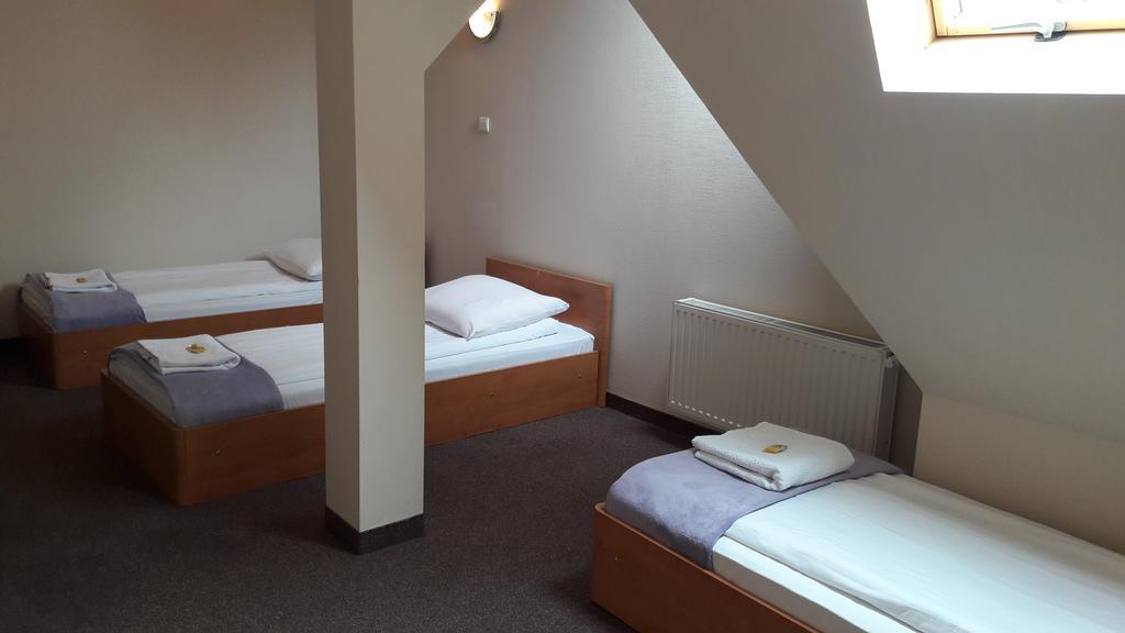 Motel Dom Turysty à Kostrzyn nad Odra Extérieur photo