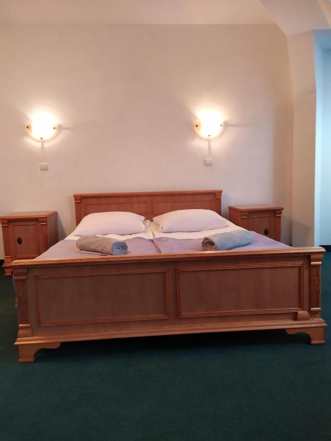 Motel Dom Turysty à Kostrzyn nad Odra Extérieur photo
