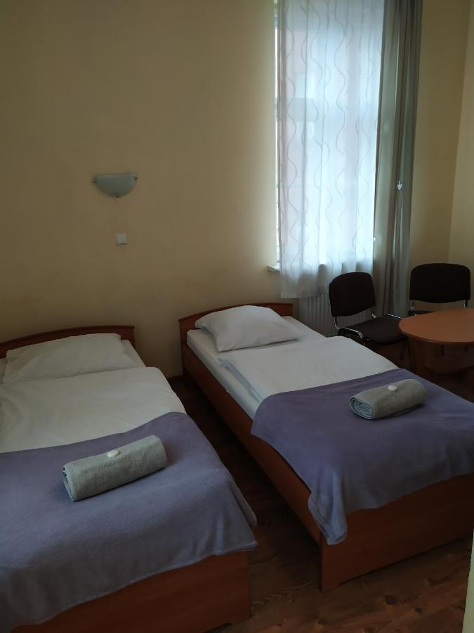 Motel Dom Turysty à Kostrzyn nad Odra Extérieur photo