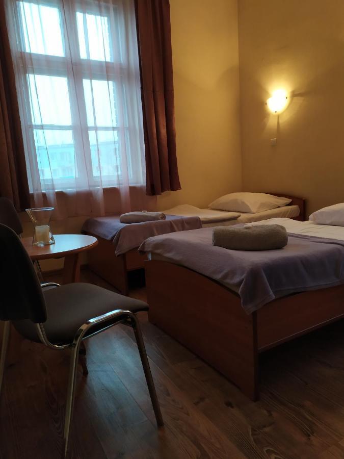 Motel Dom Turysty à Kostrzyn nad Odra Extérieur photo