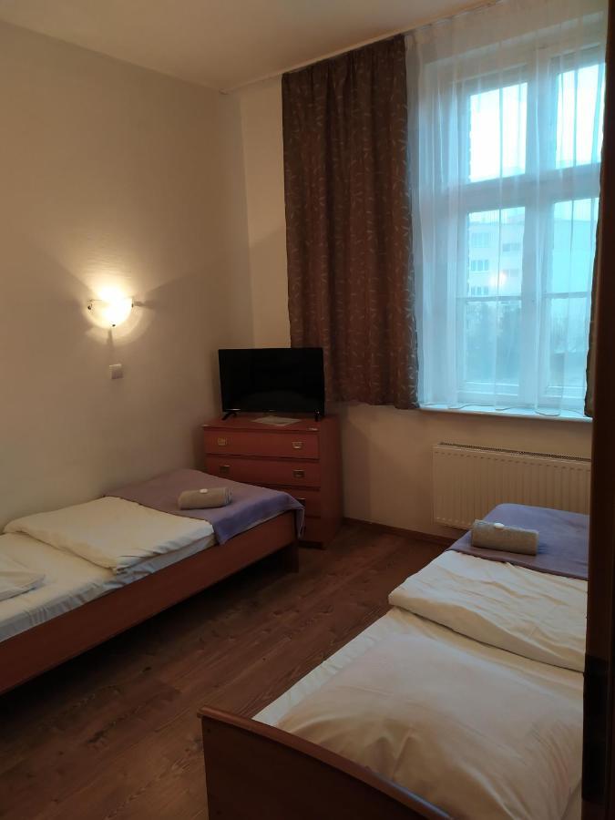 Motel Dom Turysty à Kostrzyn nad Odra Extérieur photo