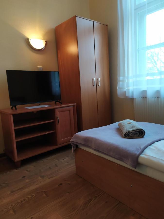 Motel Dom Turysty à Kostrzyn nad Odra Extérieur photo