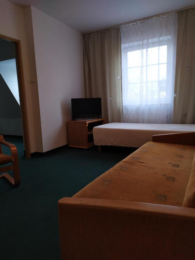 Motel Dom Turysty à Kostrzyn nad Odra Extérieur photo