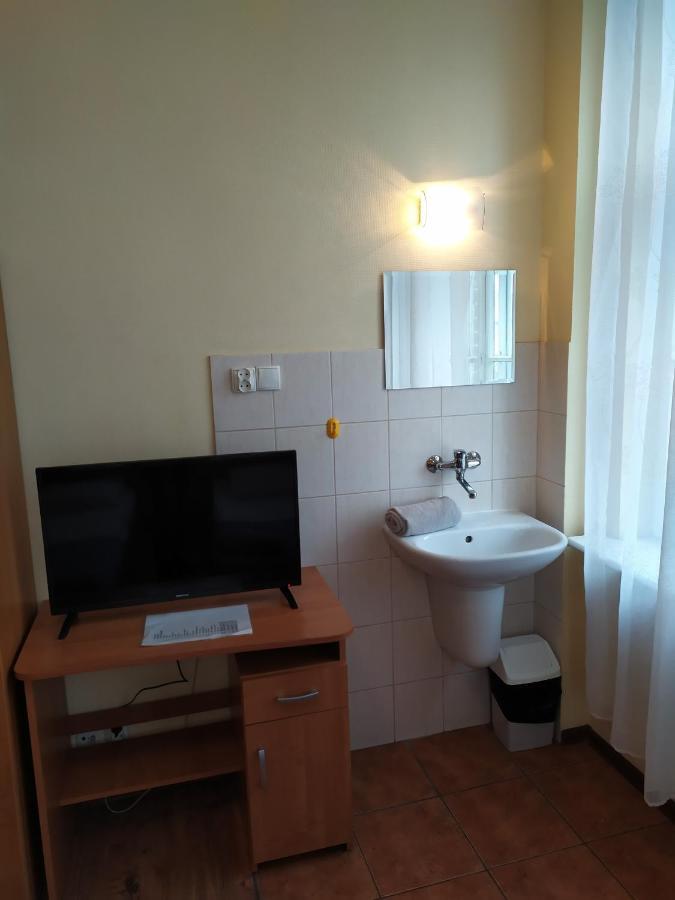 Motel Dom Turysty à Kostrzyn nad Odra Extérieur photo