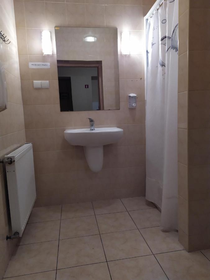Motel Dom Turysty à Kostrzyn nad Odra Extérieur photo